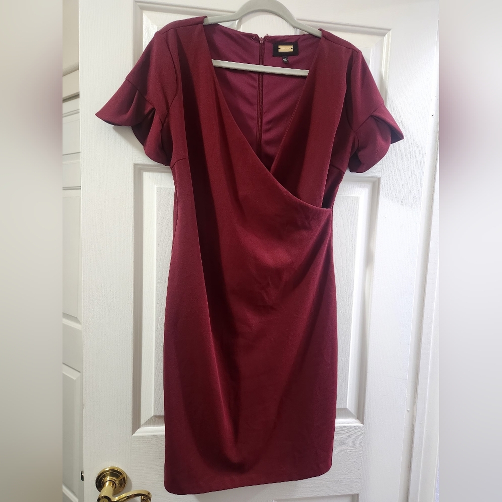 Alexia Admor Red Sheath Dress with Flutter Sleeves and V-Neck